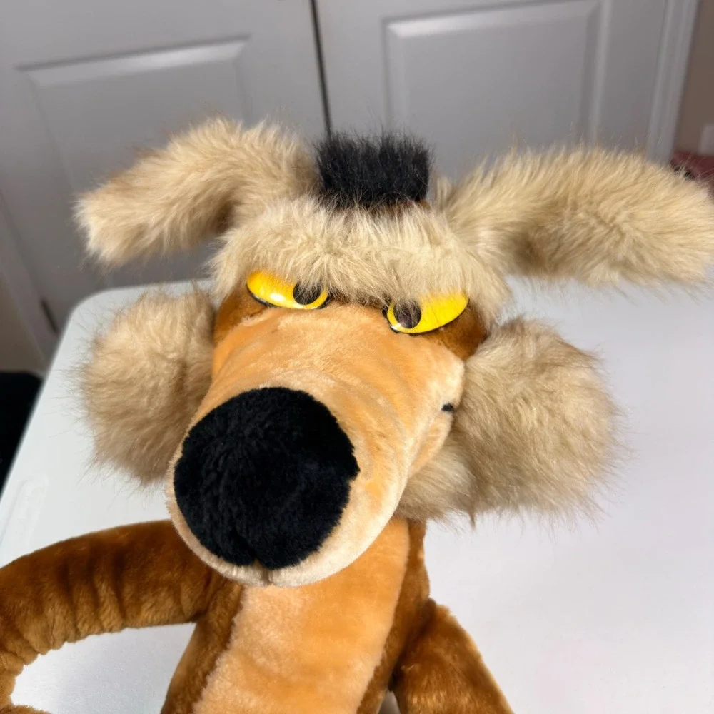 Vintage 1993 Wile E Coyote Plush Looney Tunes 24K Company Warner Bros 24